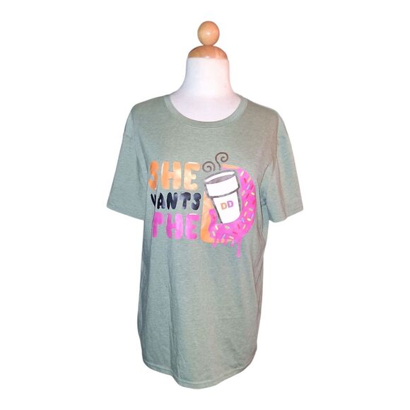 She Wants The DD Dunkin Donuts Graphic T-Shirt Women’s Size Large Funny Tee - Picture 1 of 7